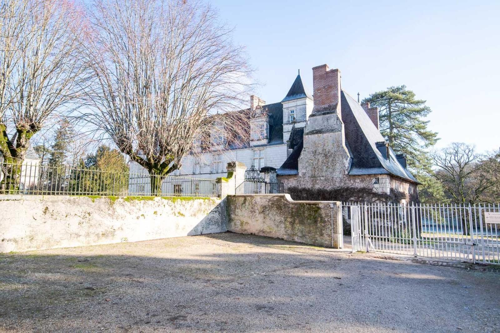 16Th Century Hunting Lodge - Chateau De Nitray Athee-sur-Cher Exterior photo